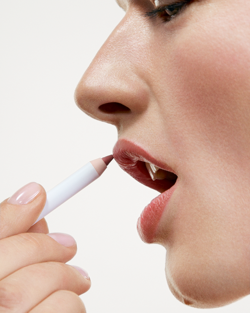 SRC_840E4AC89C1F5393 Lip Line