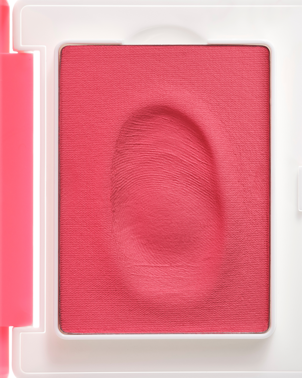 SRC_94F5968C48F65D4F Cloud Paint Plush Blush